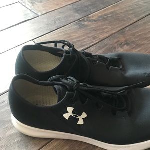 Under Armor Women’s lace up shoes. Size 8.5